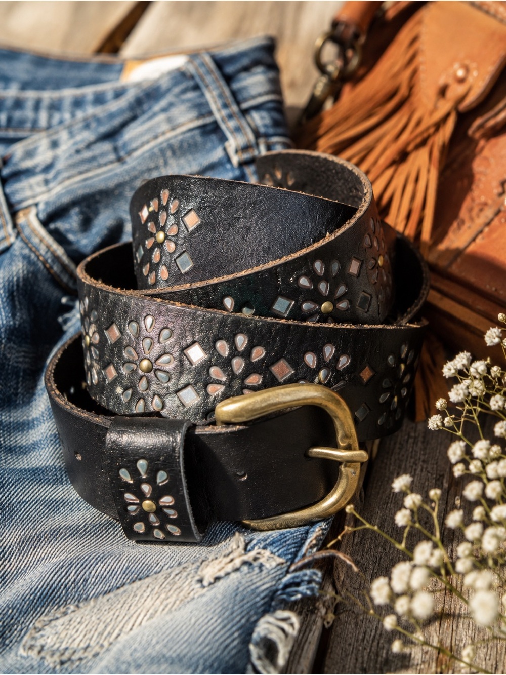 Fossil Black Leather Floral Laser Cut Out Studded Boho Wide Belt Size Medium M